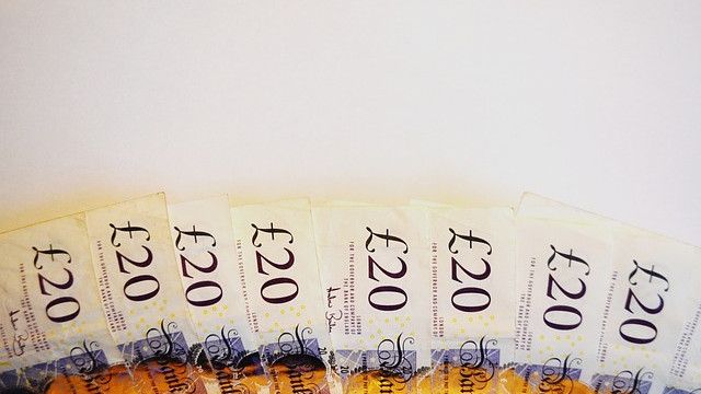 Bank of England прогнозира отказ от парите в брой