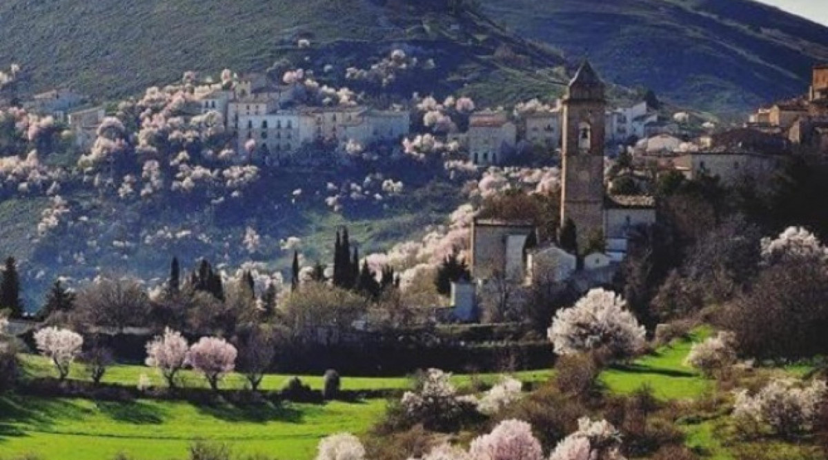 Селото в Италия, което ще ви плати, за да живеете и работите там