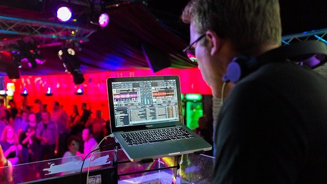 Как да станеш DJ и да забогатееш след пандемия?