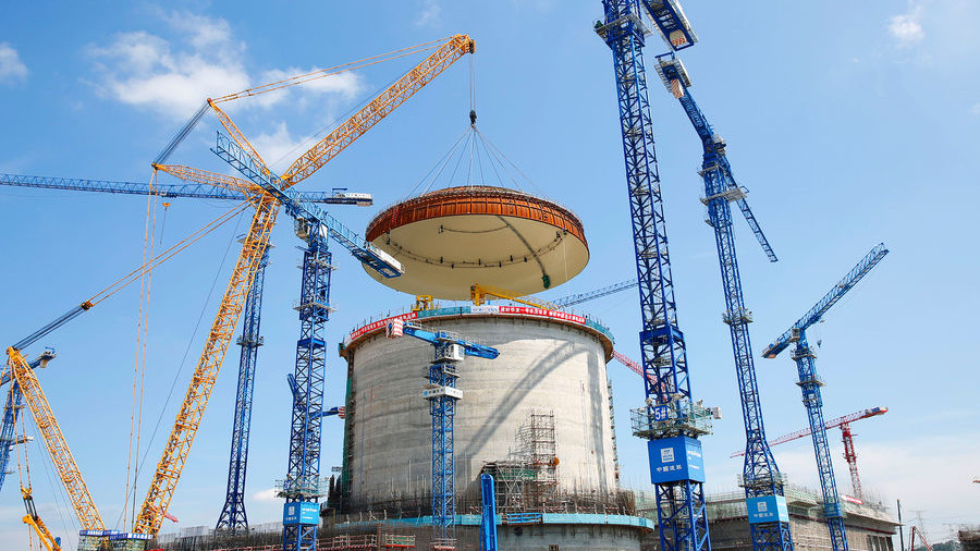 Великобритания планира да построи седем атомни електроцентрали
