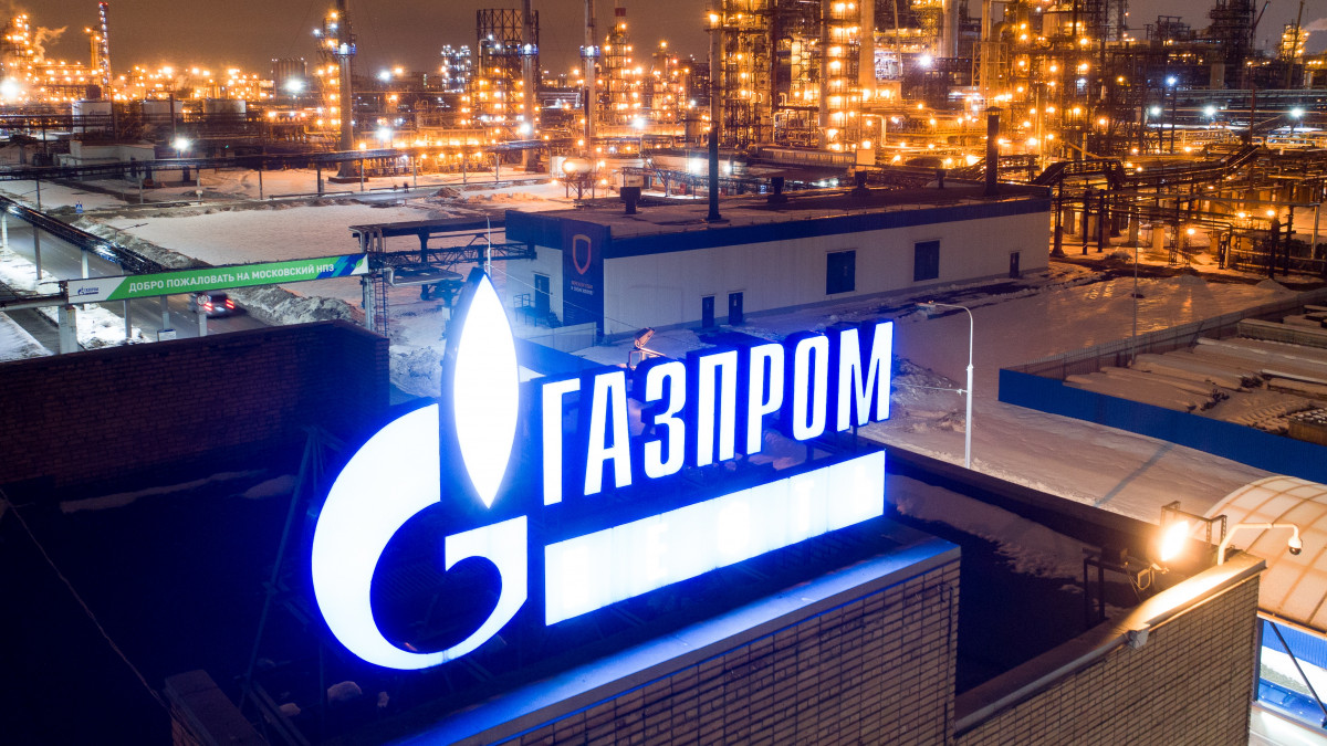 "Газпром" съобщи, че напълно е спрял газа за България и Полша