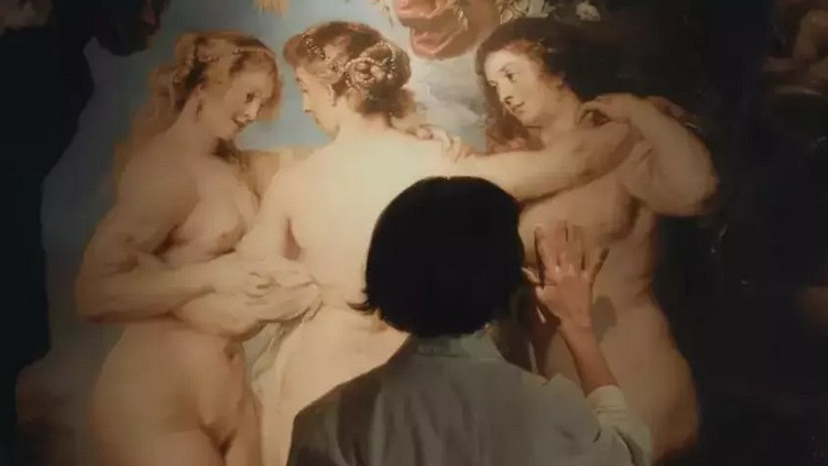 Музей позволи на посетителите да "докосват" женската гръд на картините
