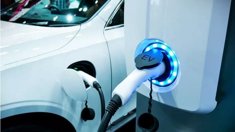 По-изгодно ли е притежаването на електрически автомобил в сравнение с бензинов