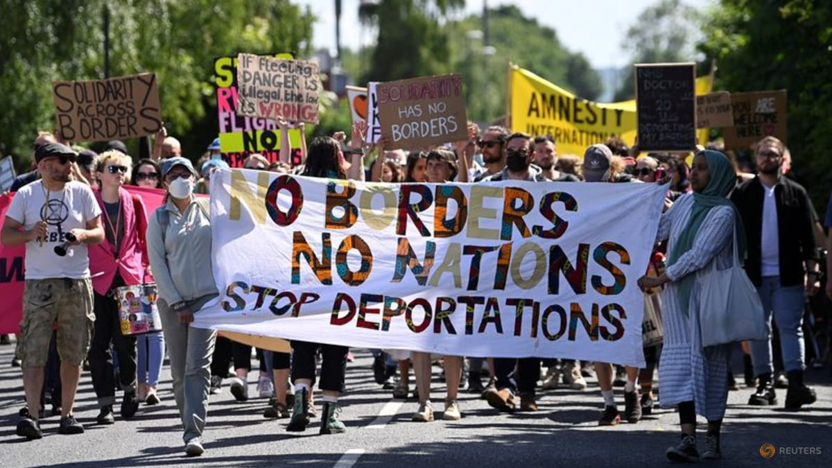 Европейският съд по правата на човека спря екстрадирането на емигранти от Великобритания