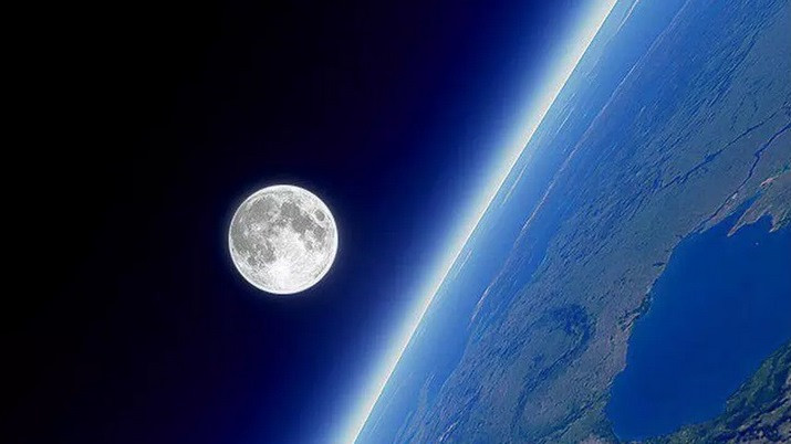 Защо Луната понякога ни изглежда далечна, а понякога близка