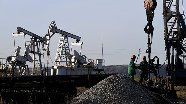 Цената на петрола се понижава поради опасенията от рецесия