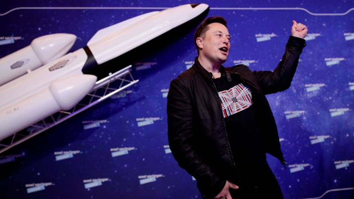 SpaceX уволни най-малко петима служители, критикували Илон Мъск