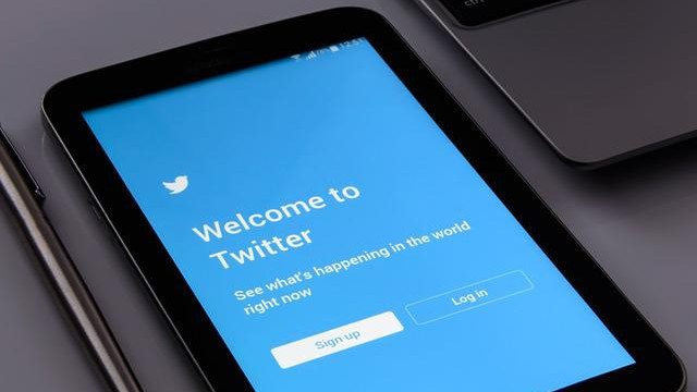 Twitter съкрати 30% от персонала по човешки ресурси