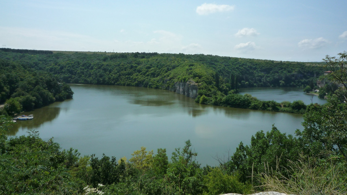 В язовирите има достатъчно вода за питейни нужди и напояване