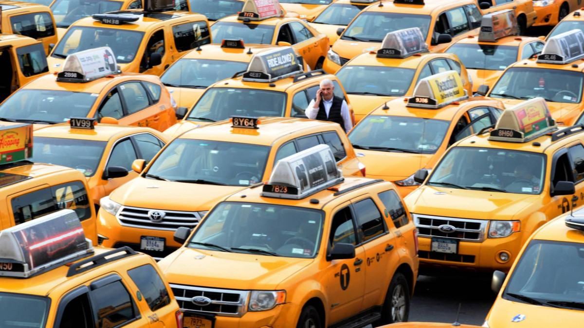 Предлагат отлагане с шест месеца на въвеждането на електронните таксиметрови апарати