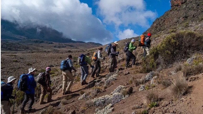 На Килиманджаро пуснаха високоскоростен интернет за публикуване на селфита от туристите