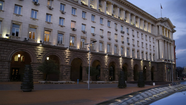 Правителството назначи 25 областни управители