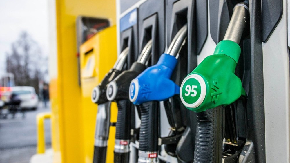 Държавата подготвя мерки за намаляване цените на горивата