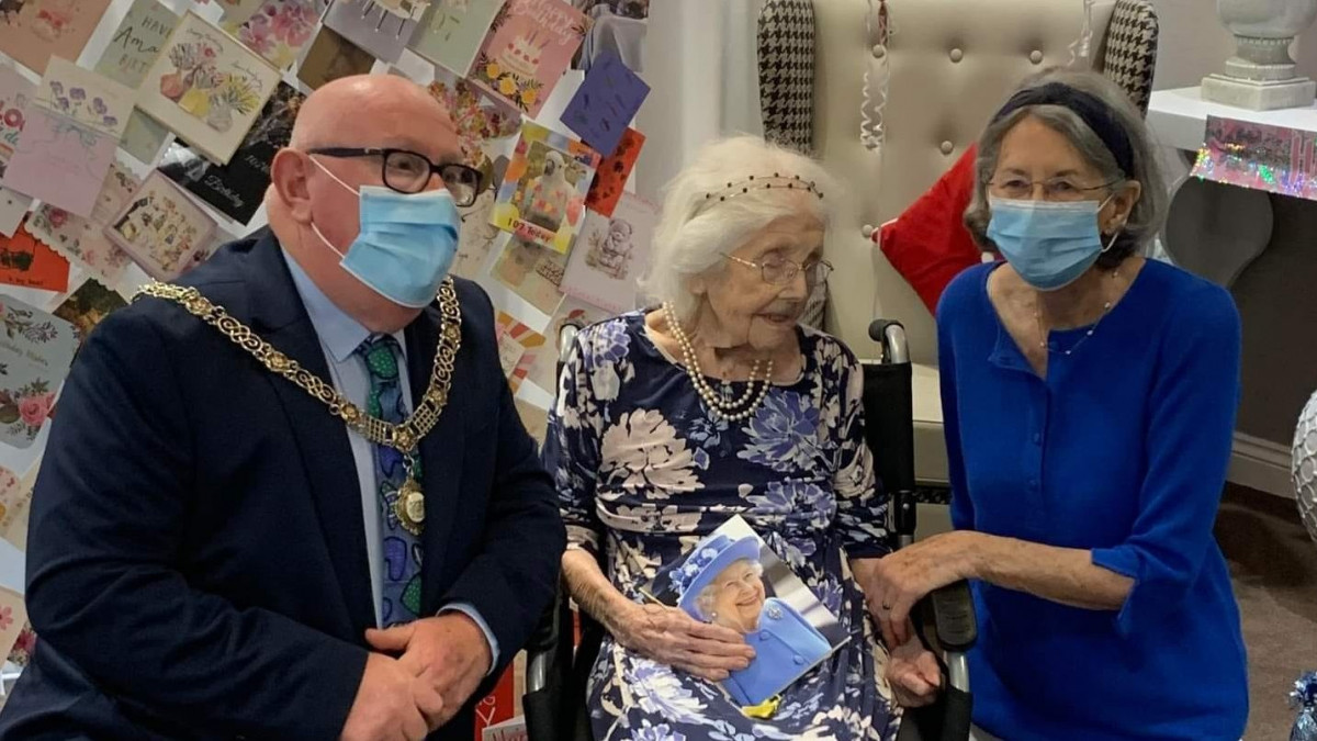 Тайните на дълголетието: 107-годишна британка разкри три секрета за дълъг живот