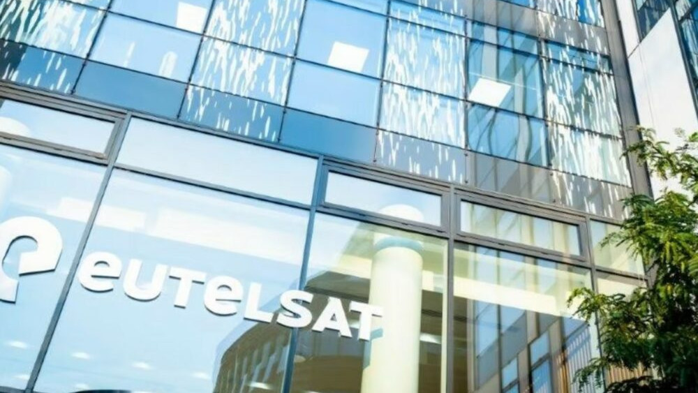 Eutelsat  нарушава санкциите срещу Русия с благословията на френското правителство