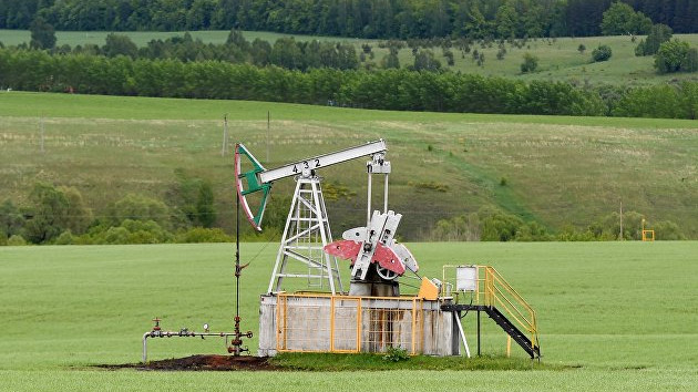 Петролът поевтинява заради данните за запасите в САЩ
