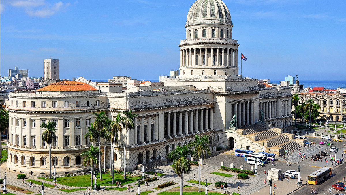 Куба легализира еднополовите бракове и сурогатното майчинство