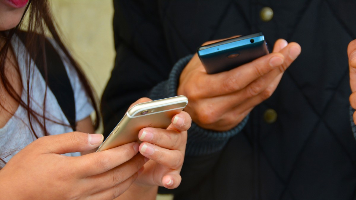 Могат ли мобилните оператори да предоставят личните ни данни на трети лица?