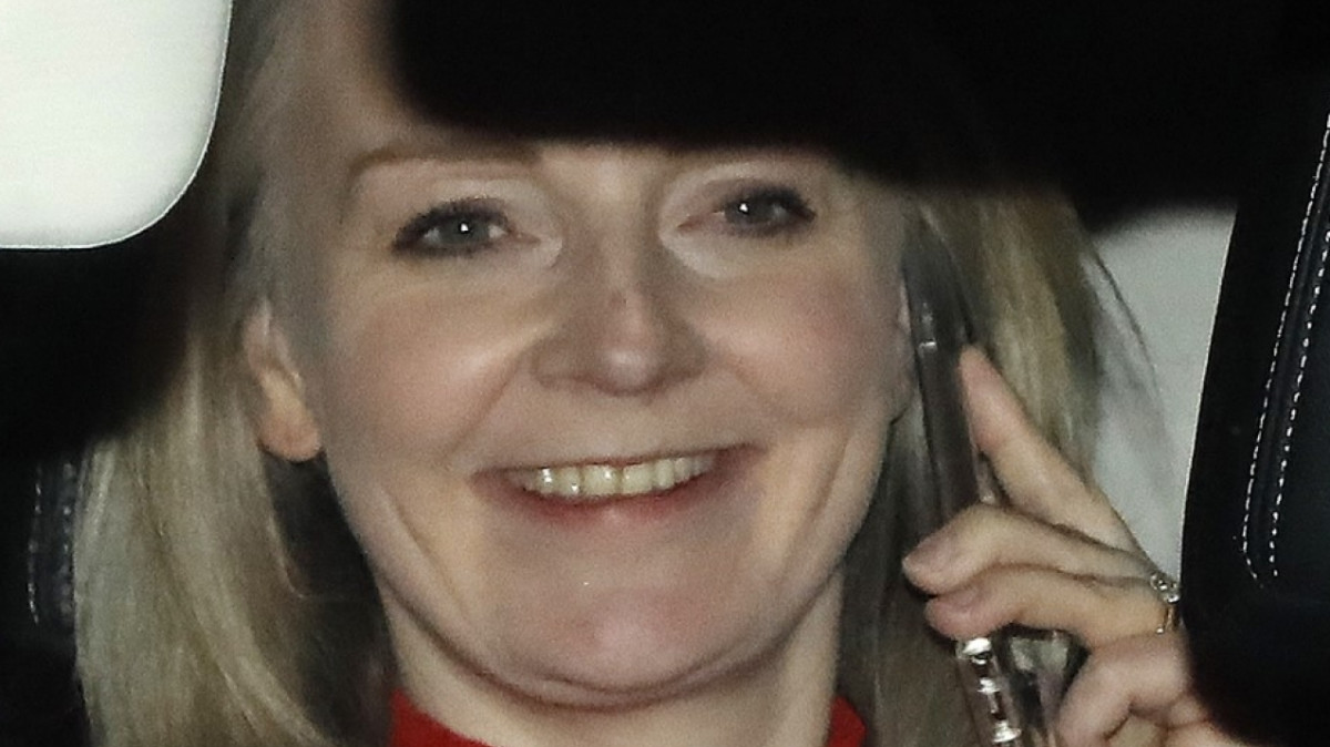 Хакнатият телефон на Лиз Тръс вещае сериозни проблеми за консерваторите