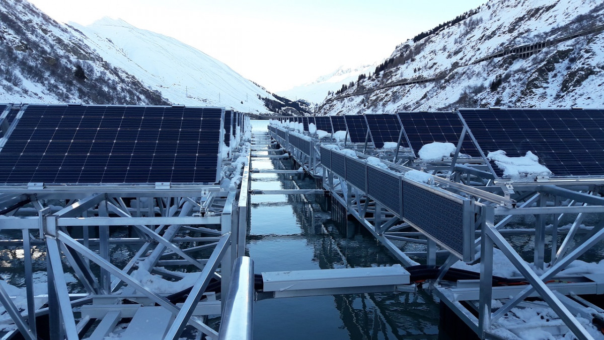 Швейцария облекчи изискванията за строеж на високопланински соларни паркове