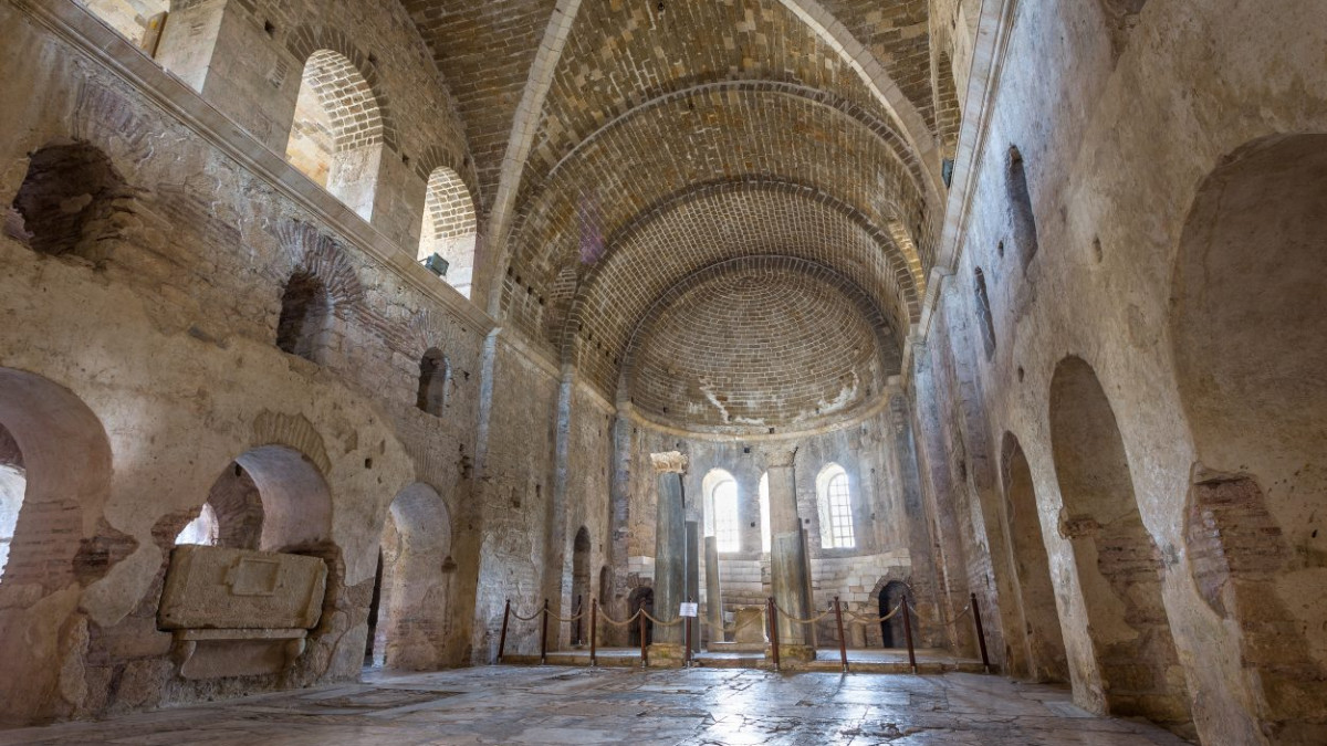 Археолози откриха мястото, където е погребан Свети Николай