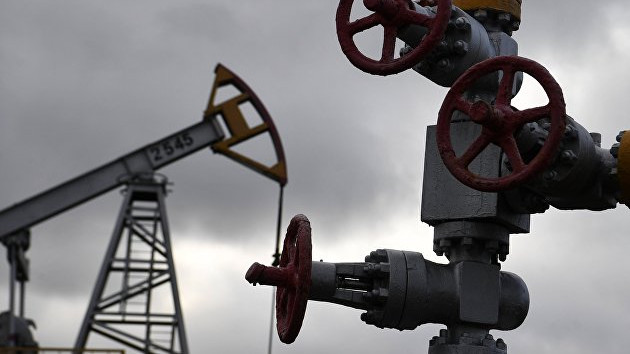 Цената на петрола пада поради опасения за търсенето
