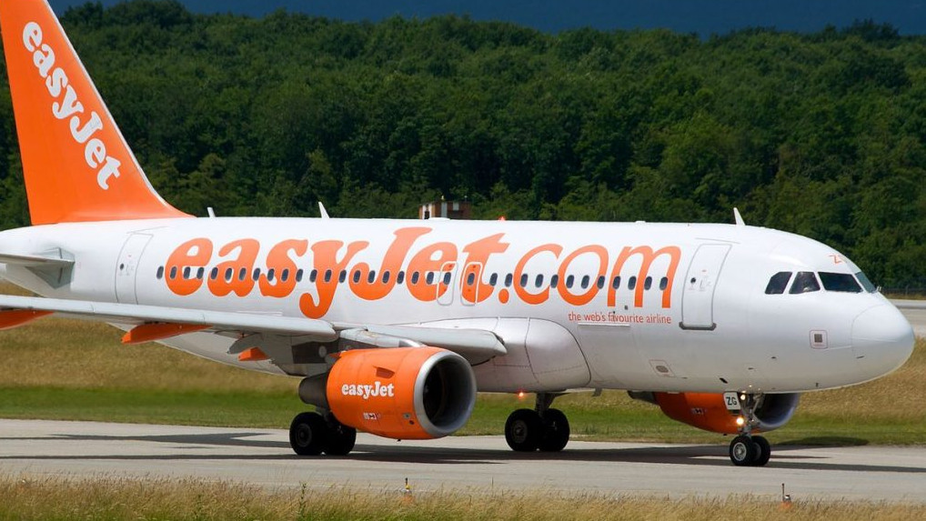 Сигнал за бомба отклони полет на EasyJet към Прага