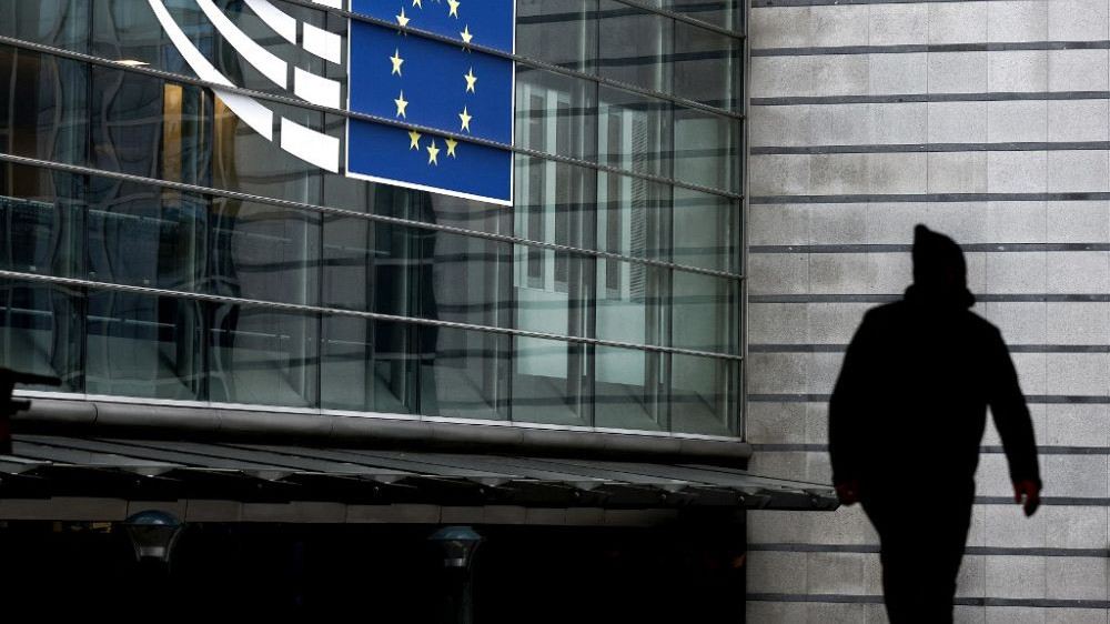 Най-големият корупционен  скандал в Евросъюза расте лавинообразно