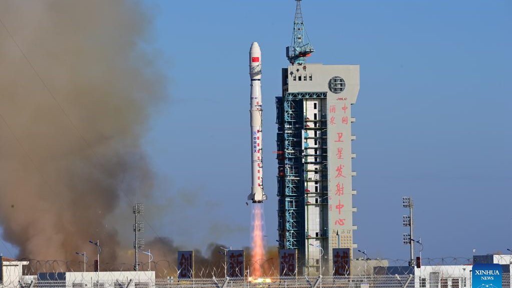 Китай изпрати в околоземна орбита два експериментални спътника едновременно