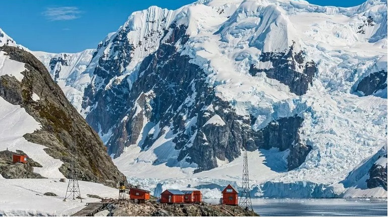 Учените в Антарктида вече имат интернет, благодарение на Starlink
