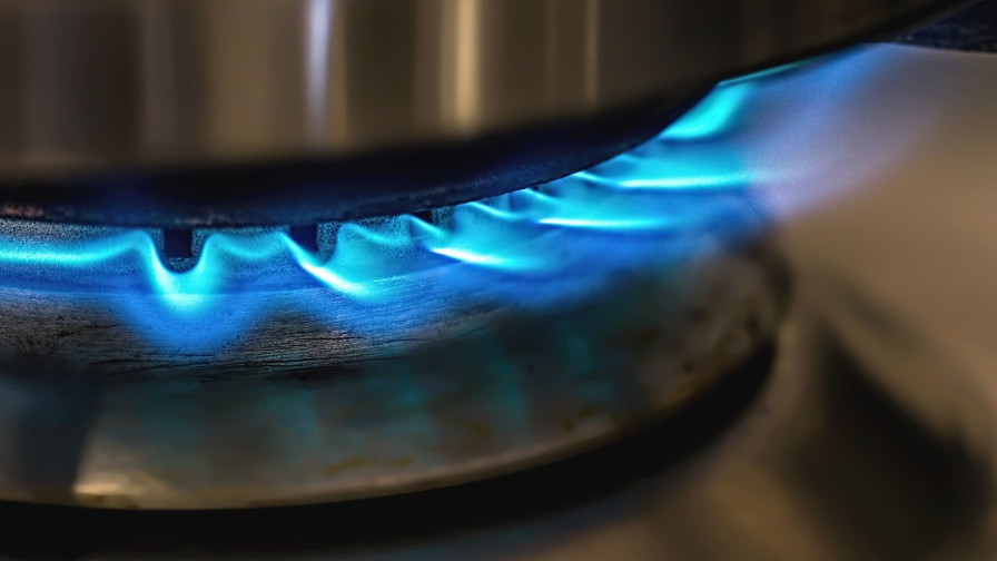Цената на газа в Европа падна до почти 600 долара