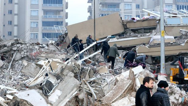 Броят на жертвите на земетресението в Турция надхвърли 37 хиляди души