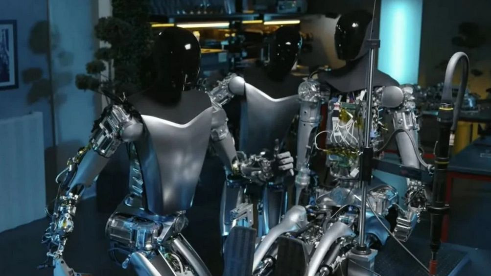 Мъск показа процеса на "размножаване" на своите хуманоидни роботи Optimus (видео)
