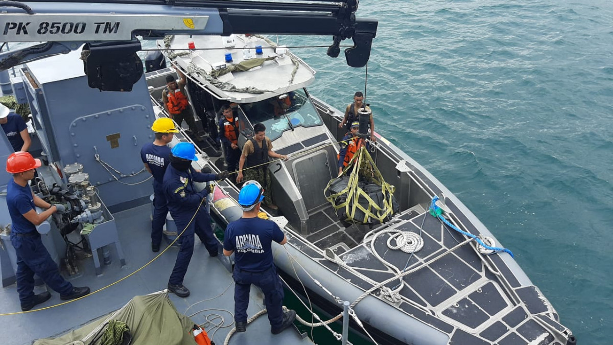 Заловиха призрачна подводница с три тона кокаин в Тихия океан