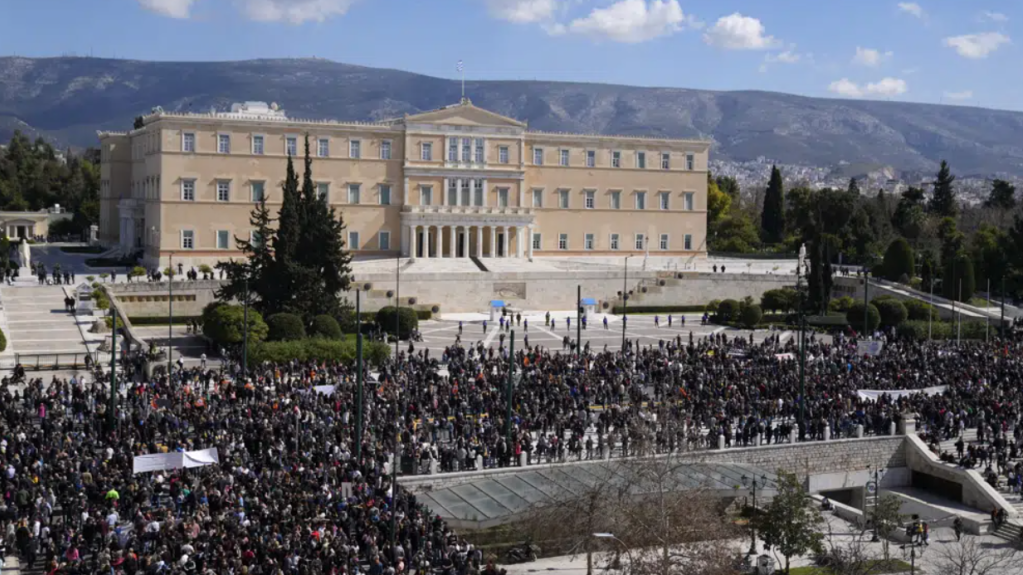 Предизборен политически дансинг в Гърция