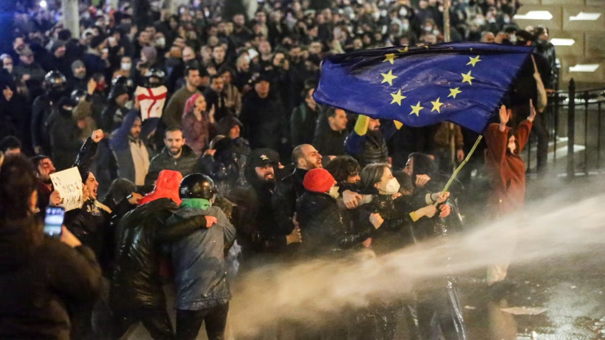 Зеленски подкрепи протестите в Грузия и пожела "демократичен успех"
