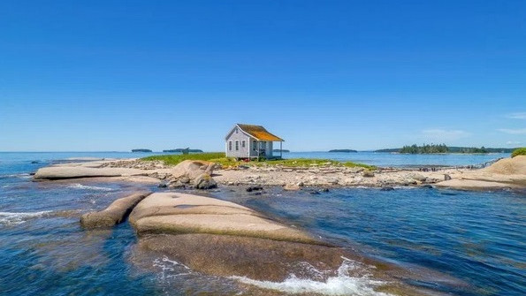 Пуснаха за продажба самотен остров с къща, искат $339 хил. за него