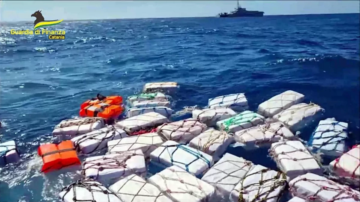 Италия задържа  кокаин за над € 400 милиона в Средиземно море