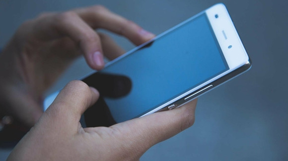 Нидерландия  ограничава използването на мобилни телефони от ученици