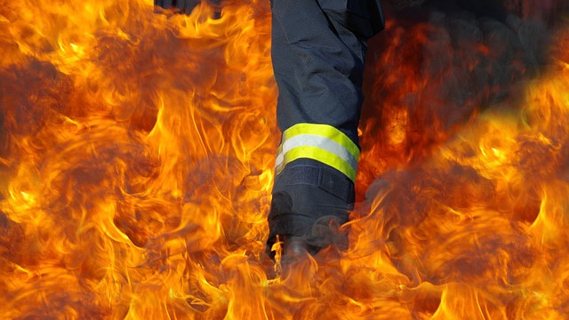 Защо европейски страни съкращават пожарникари в разгара на климатичната криза