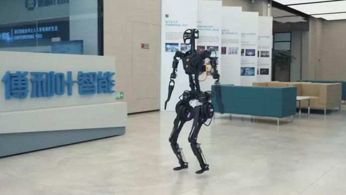 Китай ще започне масово производство на хуманоидни роботи още през 2024 г.