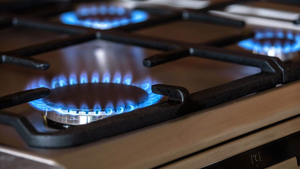 Борсовите цени на природния газ в Европа намаляват с 8,5%