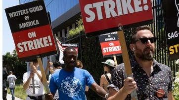 В САЩ сценаристите обявиха края на стачката си
