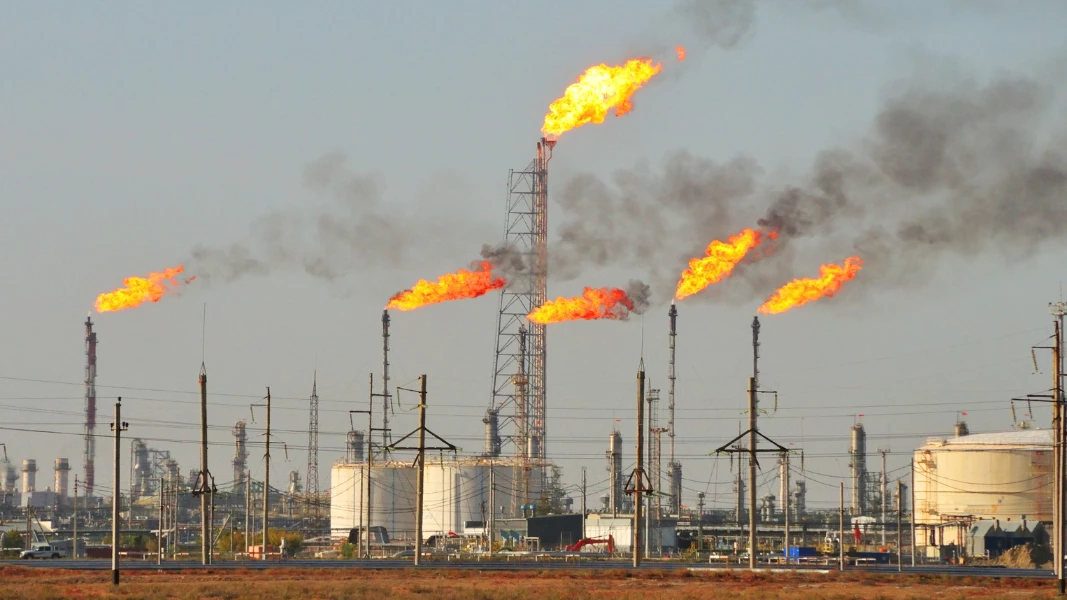 Калифорния съди петролни гиганти заради вредните им производствени практики