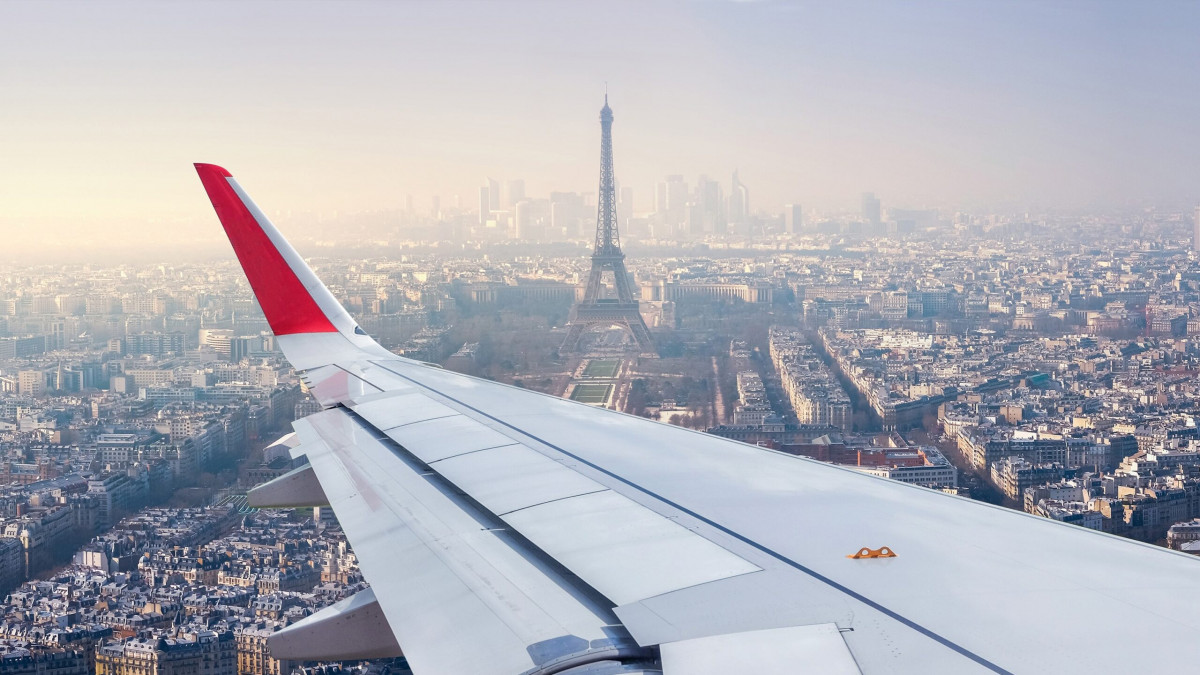 Край на самолетните билети по € 10 заяви френският министър