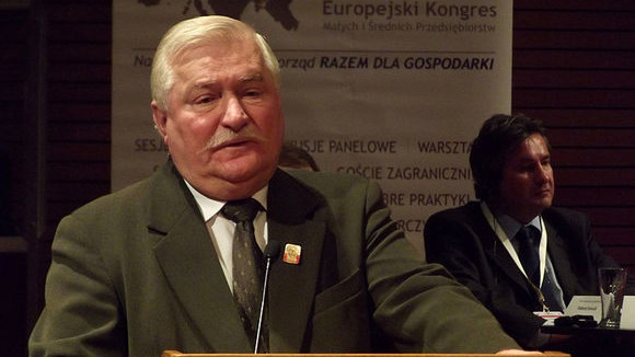 Лех Валенса допусна възможността за гражданска война в Полша