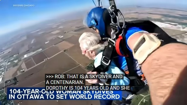 104 годишна американка скочи с парашут и неофициално постави световен рекорд