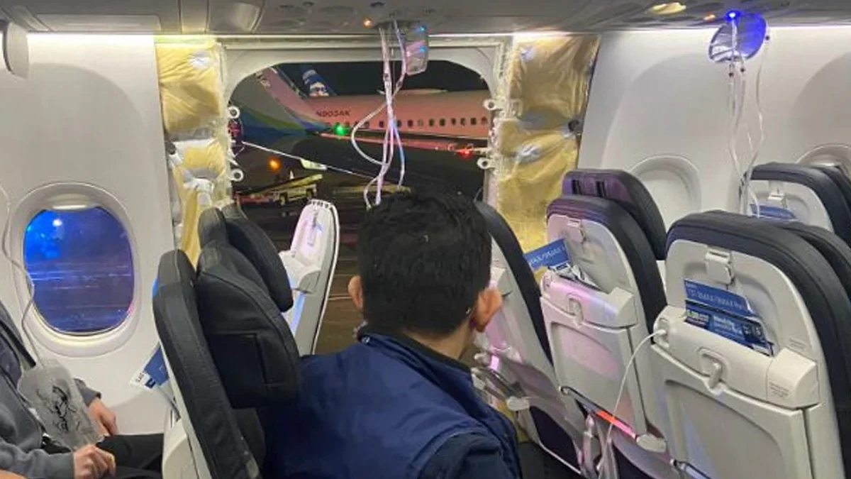 Авиокомпания изтегля Boeing 737 Max, след като вятър отнесе прозорец по време на полет