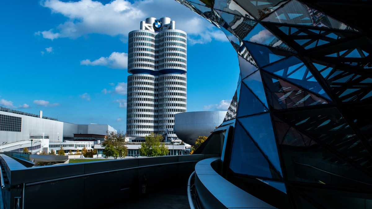 Продажбите на BMW в световен мащаб се повишиха до рекордни стойности през 2023 г.