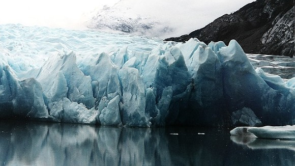 Мнение: Промените в ледената покривка на Гренландия заплашват с екологична катастрофа